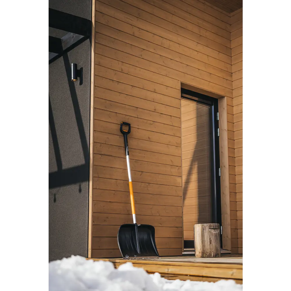 Лопата для уборки снега Fiskars X-series 52x143 см пластик с черенком STLM-2085716 - Вид №9