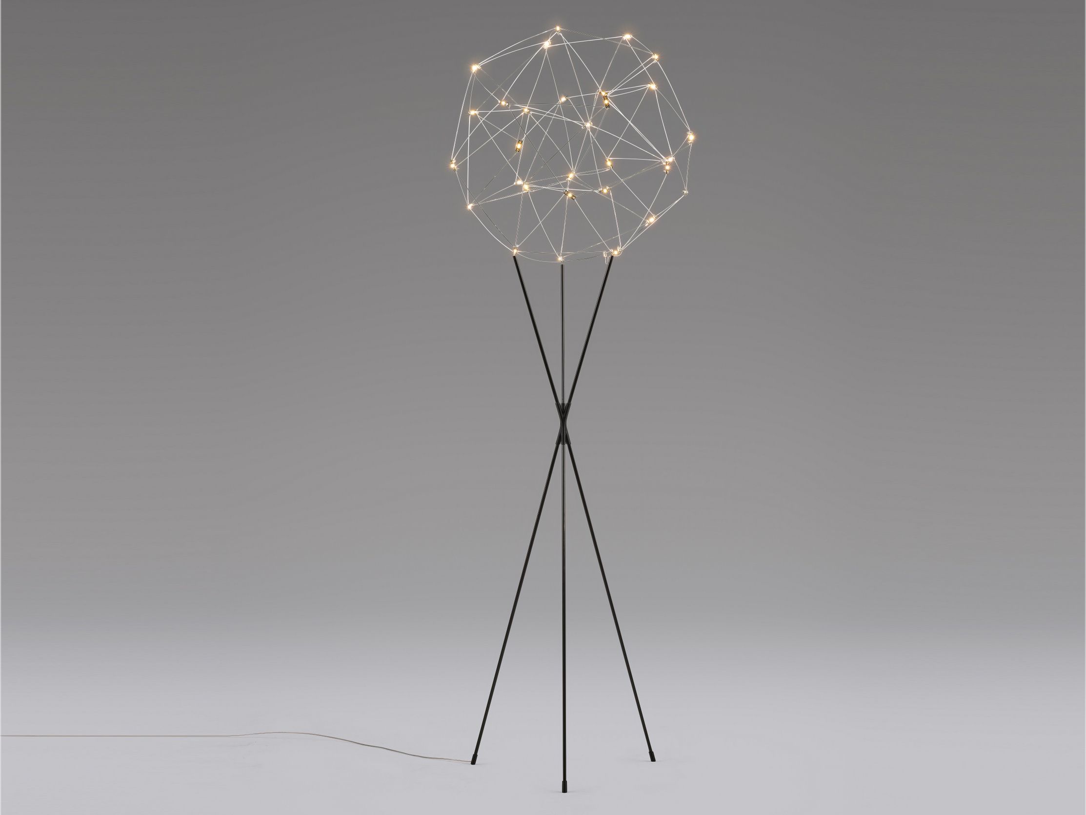 Металлический светодиодный напольный светильник со штативом Quasar космос ARCH-00061193