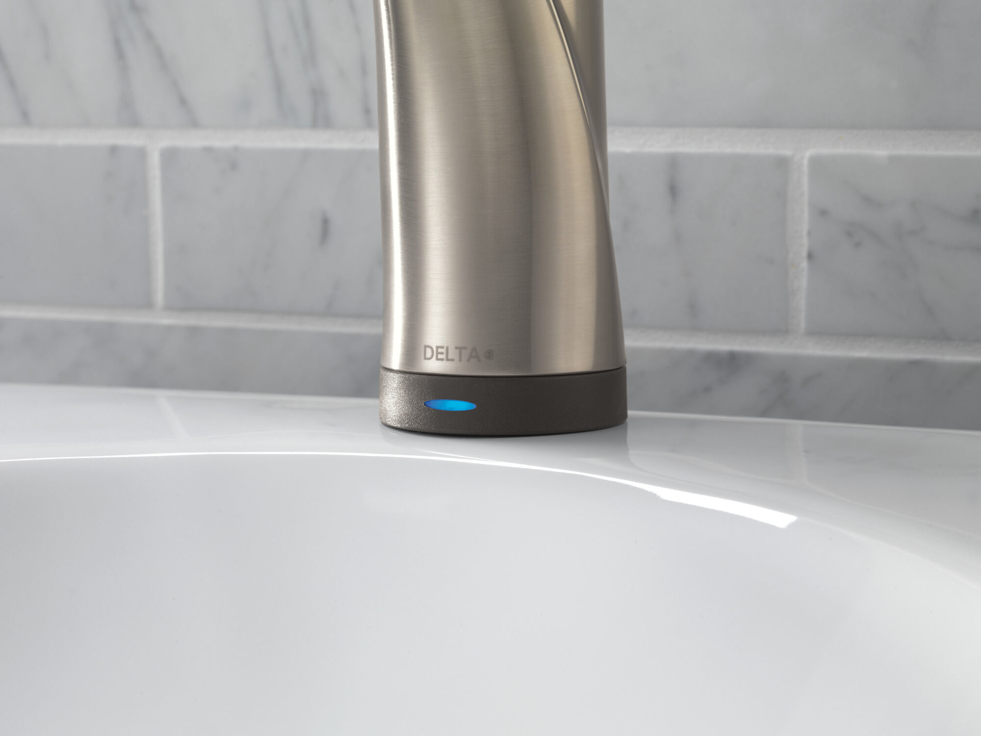 538T-SS-DST Смеситель для ванной с одной ручкой с технологией Touch2O.xt® Delta Faucet Lahara Нержавеющая сталь  - Вид №4
