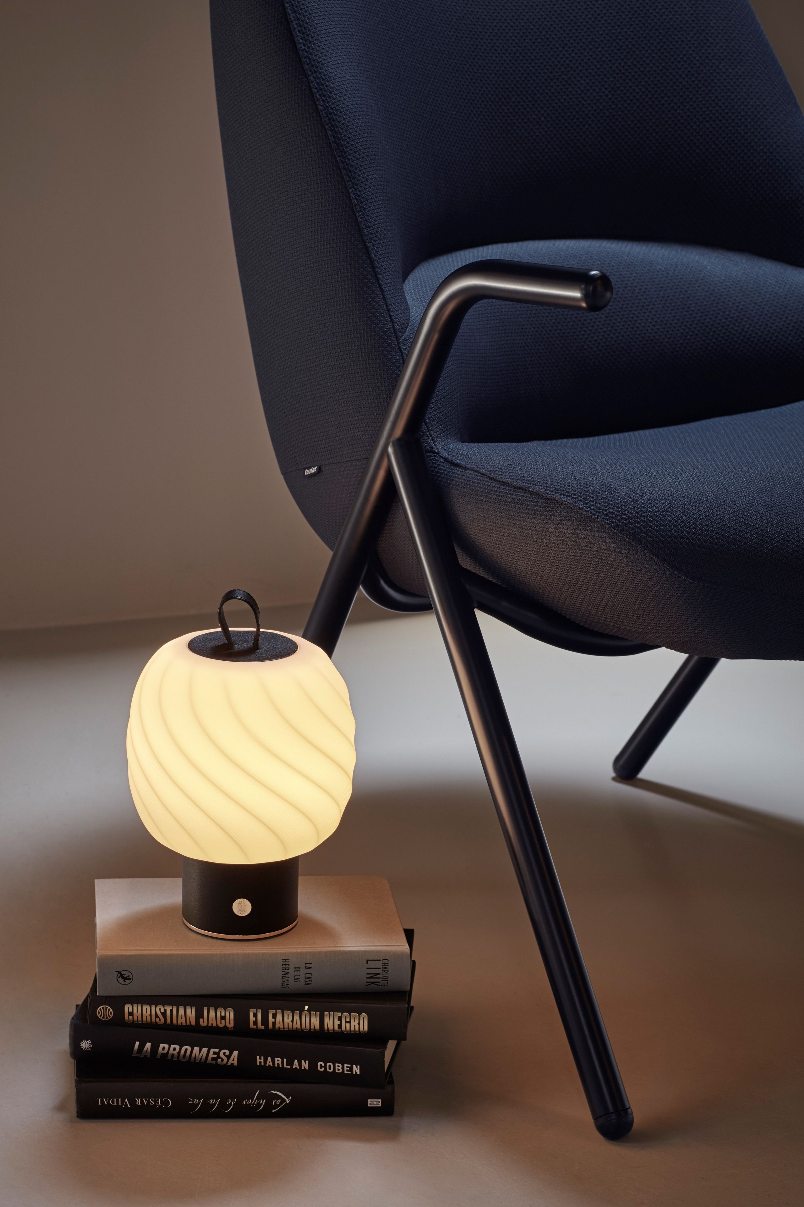 Полиэфирное кресло TEULAT Dins ARCH-00057392 - Вид №6