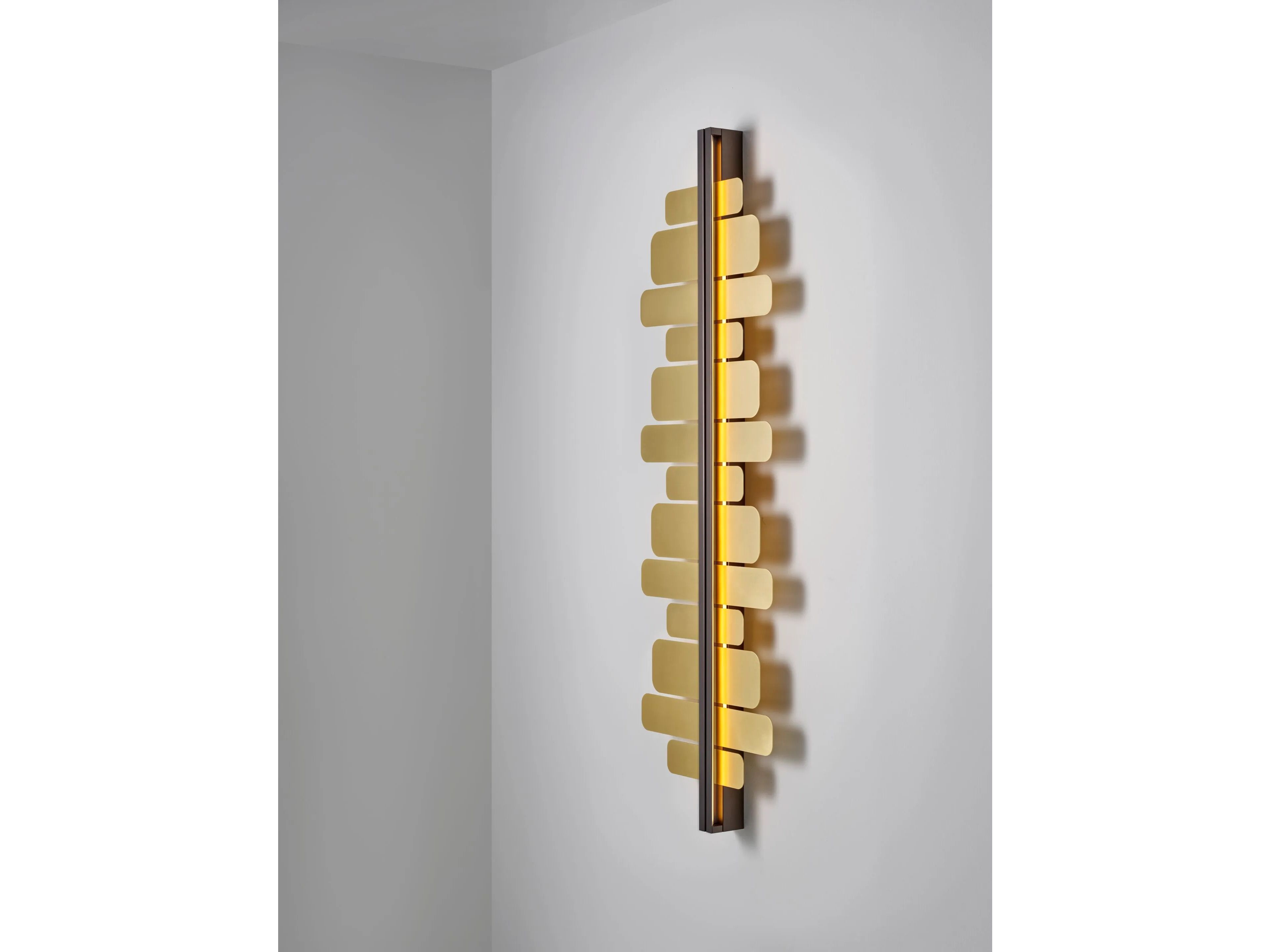 Латунный светодиодный настенный светильник CVL Luminaires Strate ARCH-00036232 - Вид №4