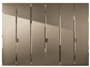 Индивидуальный шкаф из травленого стекла с одной дверью