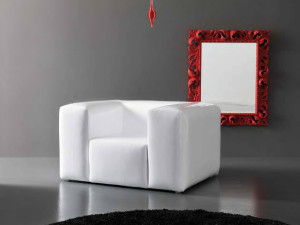 Кресло с подлокотниками