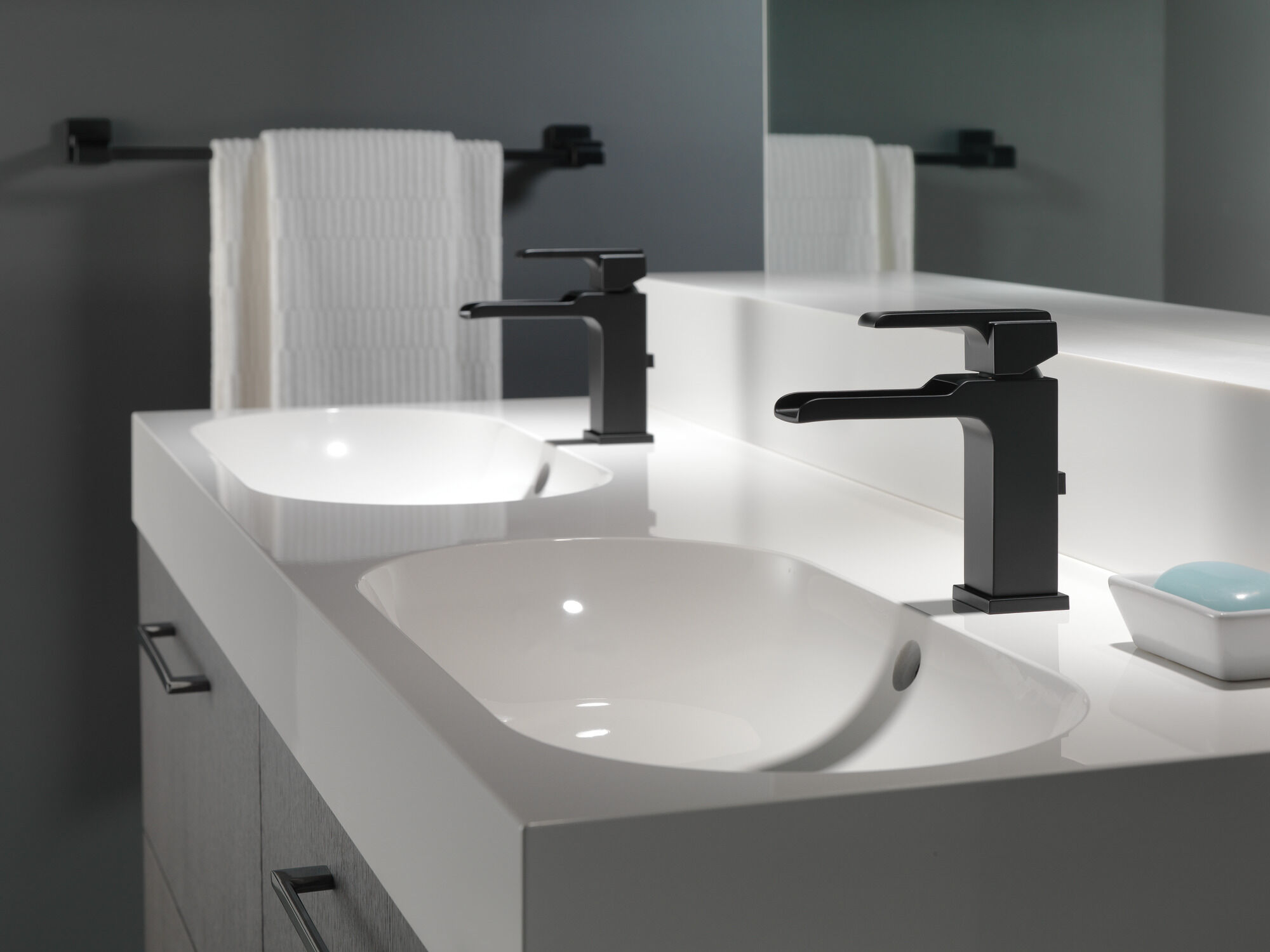 568LF-BLMPU Смеситель для ванной комнаты с одной ручкой Delta Faucet Ara Матовый черный - Вид №4