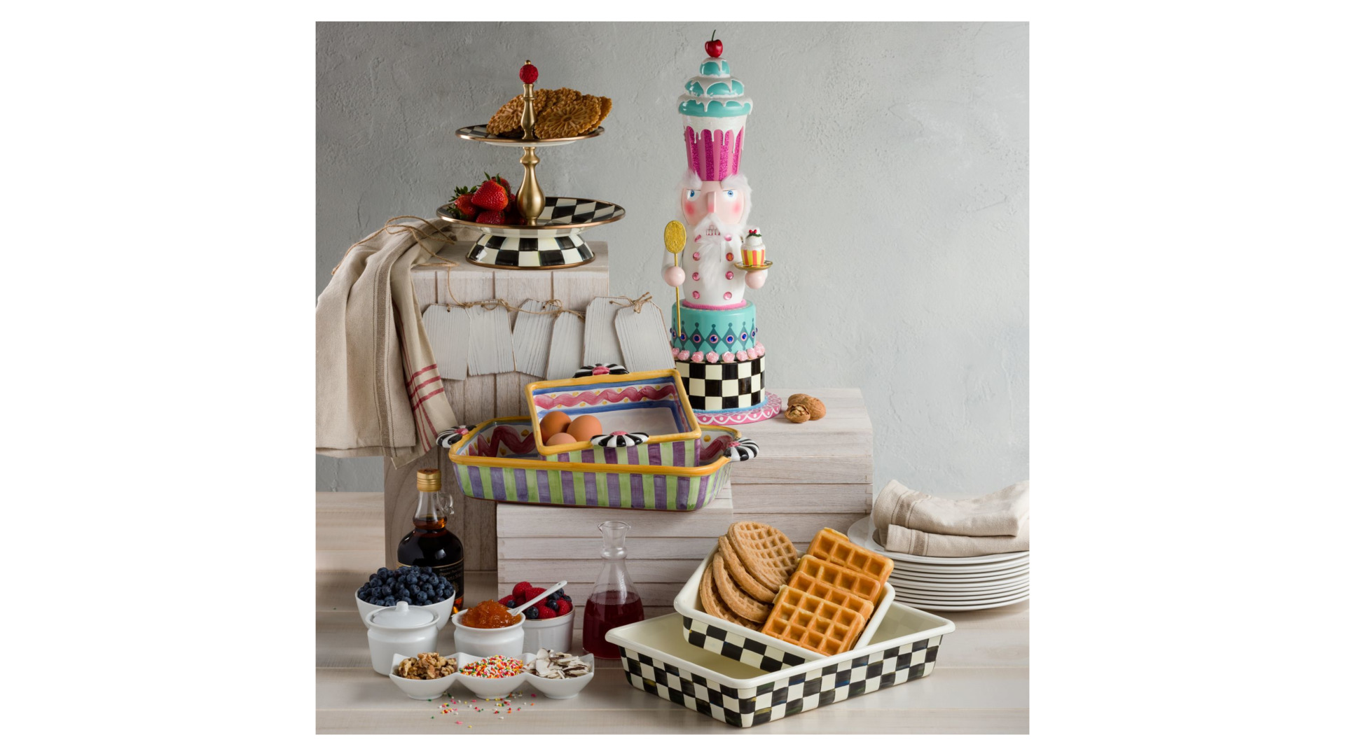 10654533 Mackenzie-Childs Ваза для сладостей двухъярусная Courtly Check Сталь  - Вид №2