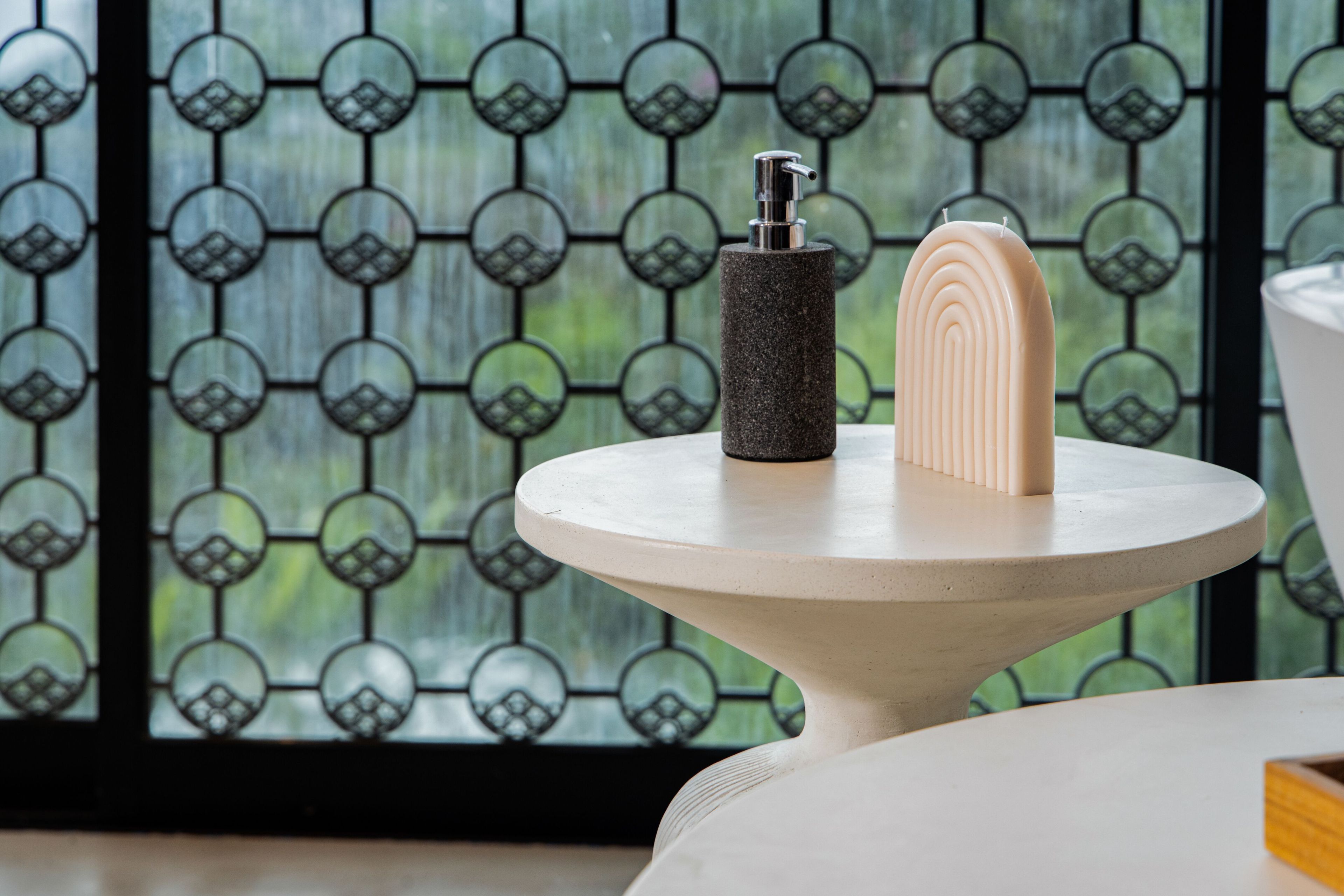 Круглый журнальный столик из волокнистого бетона cbdesign Space ARCH-00108222 - Вид №3