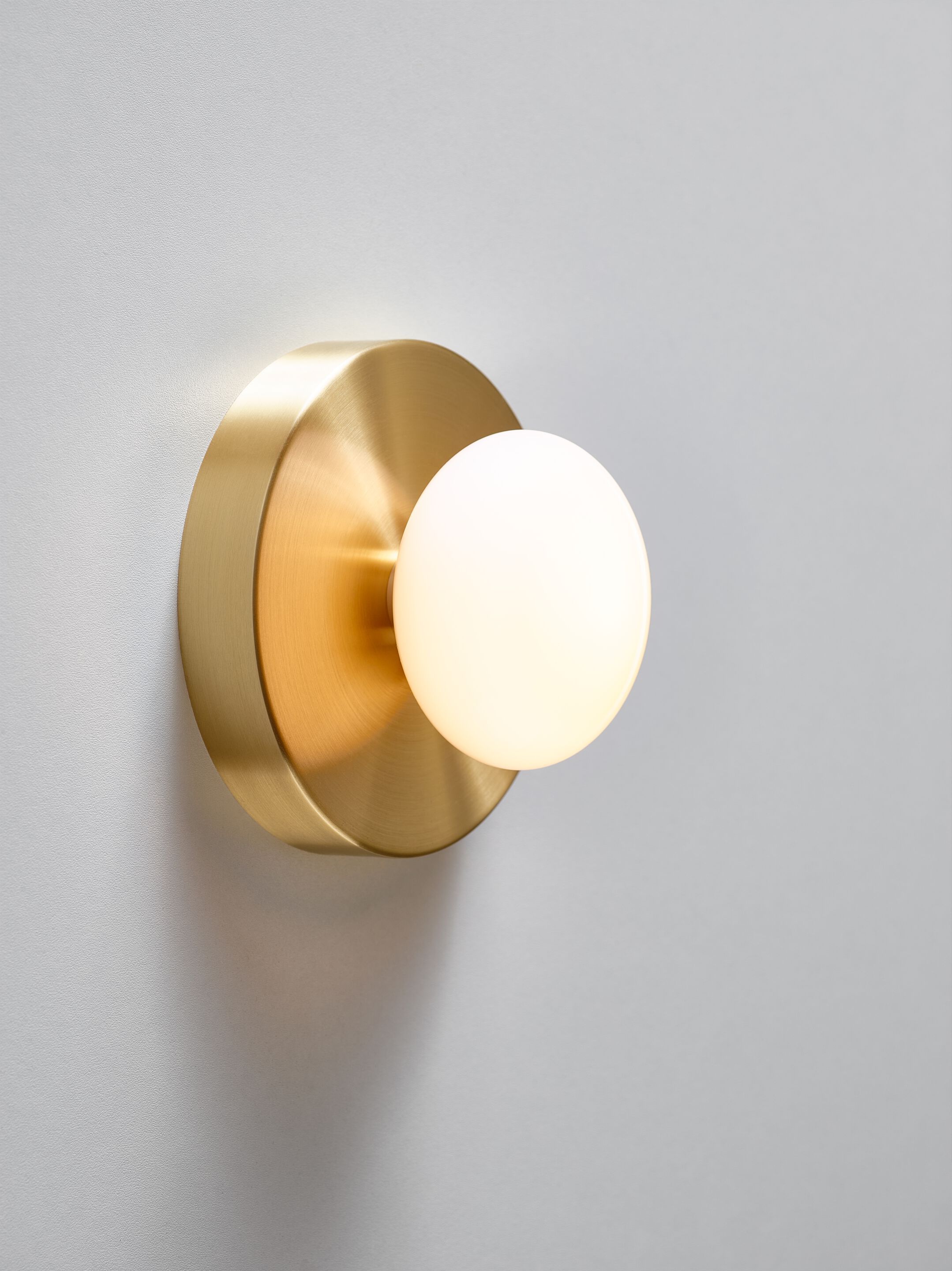 Светодиодный настенный светильник из дутого стекла и латуни SkLO DOT 1X ARCH-00141570 - Вид №4