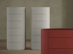 Деревянный комод