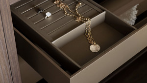 Модульная гардеробная со встроенным освещением