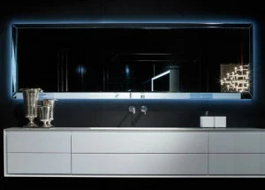 RIFRA Стеклянное зеркало со встроенной подсветкой для ванной