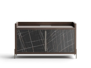 Шкаф с распашными дверями