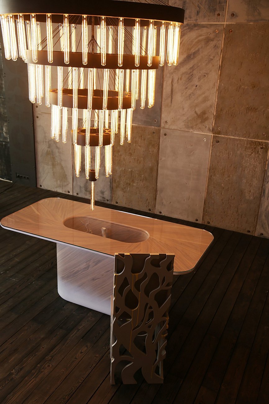 Обеденный стол дизайнерский со стеклом и декоративным элементом 200 см "Корень" от Odingeniy ODINGENIY  178450 Коричневый  - Вид №1