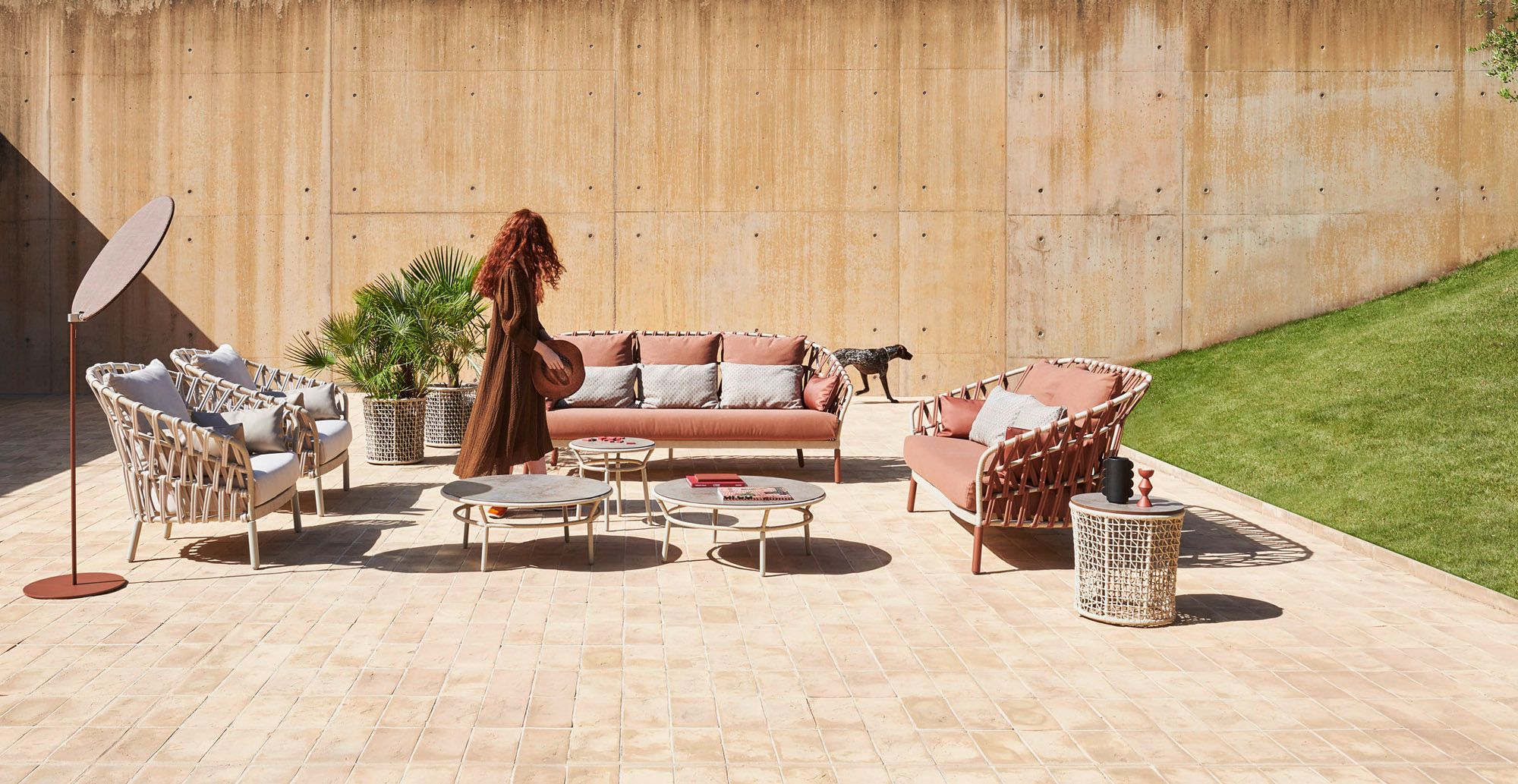 Круглый алюминиевый журнальный столик с порошковым покрытием Varaschin Эмма ARCH-00150622 - Вид №6