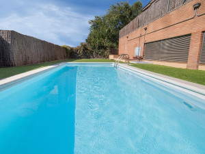 Армированный брезент для покрытия бассейнов