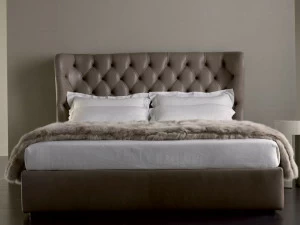 Meridiani Двуспальная кровать из кожи с тафтинговым изголовьем