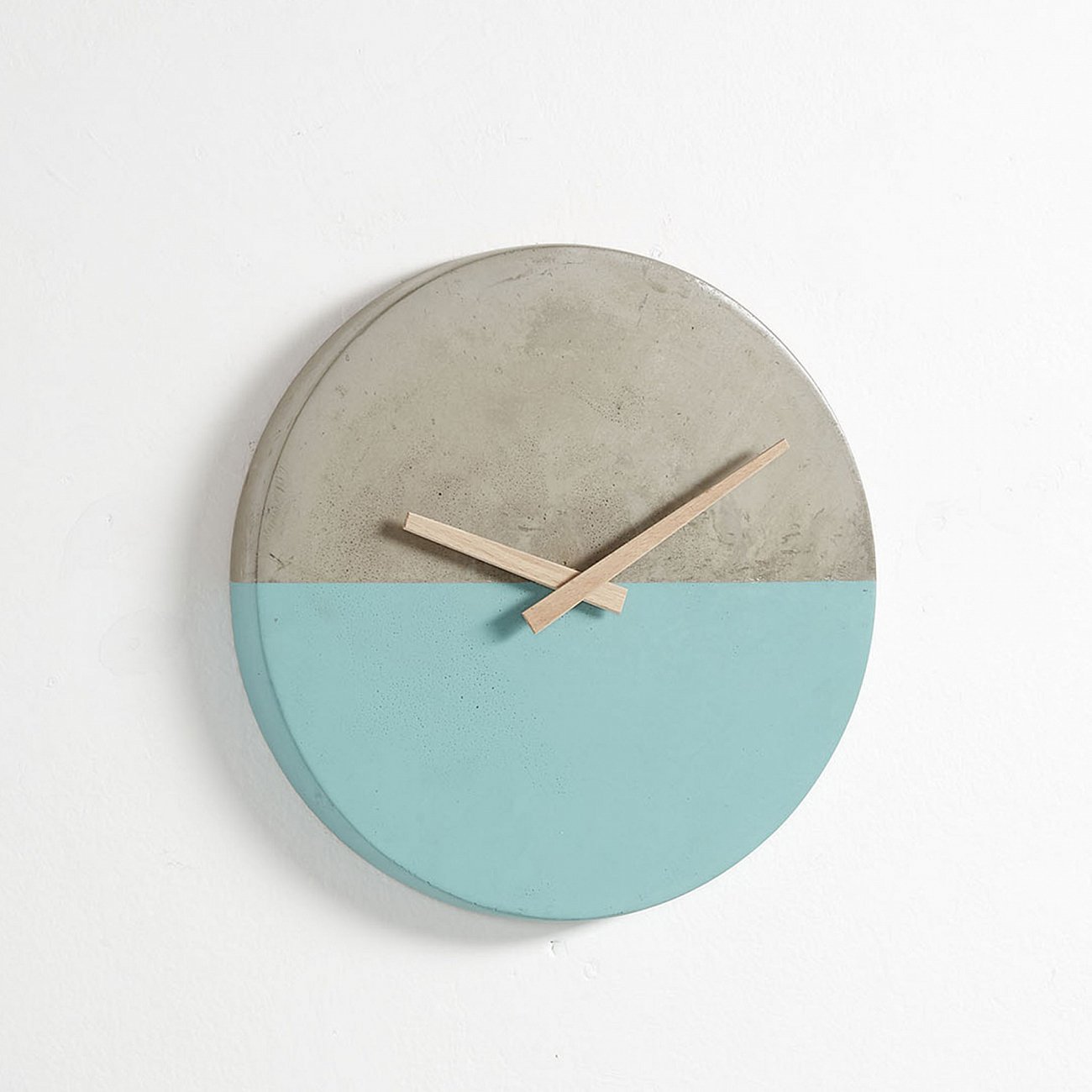Часы настенные бетон, голубой круглые Slane от La Forma LA FORMA SLANE 344234 Голубой;серый  - Вид №1