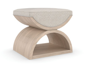 Низкий мягкий стул из ткани и дерева