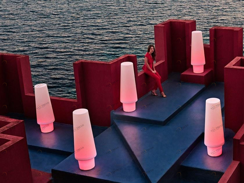 VONDOM Современный пластиковый светодиодный уличный торшер Ulm sun-id-1443289