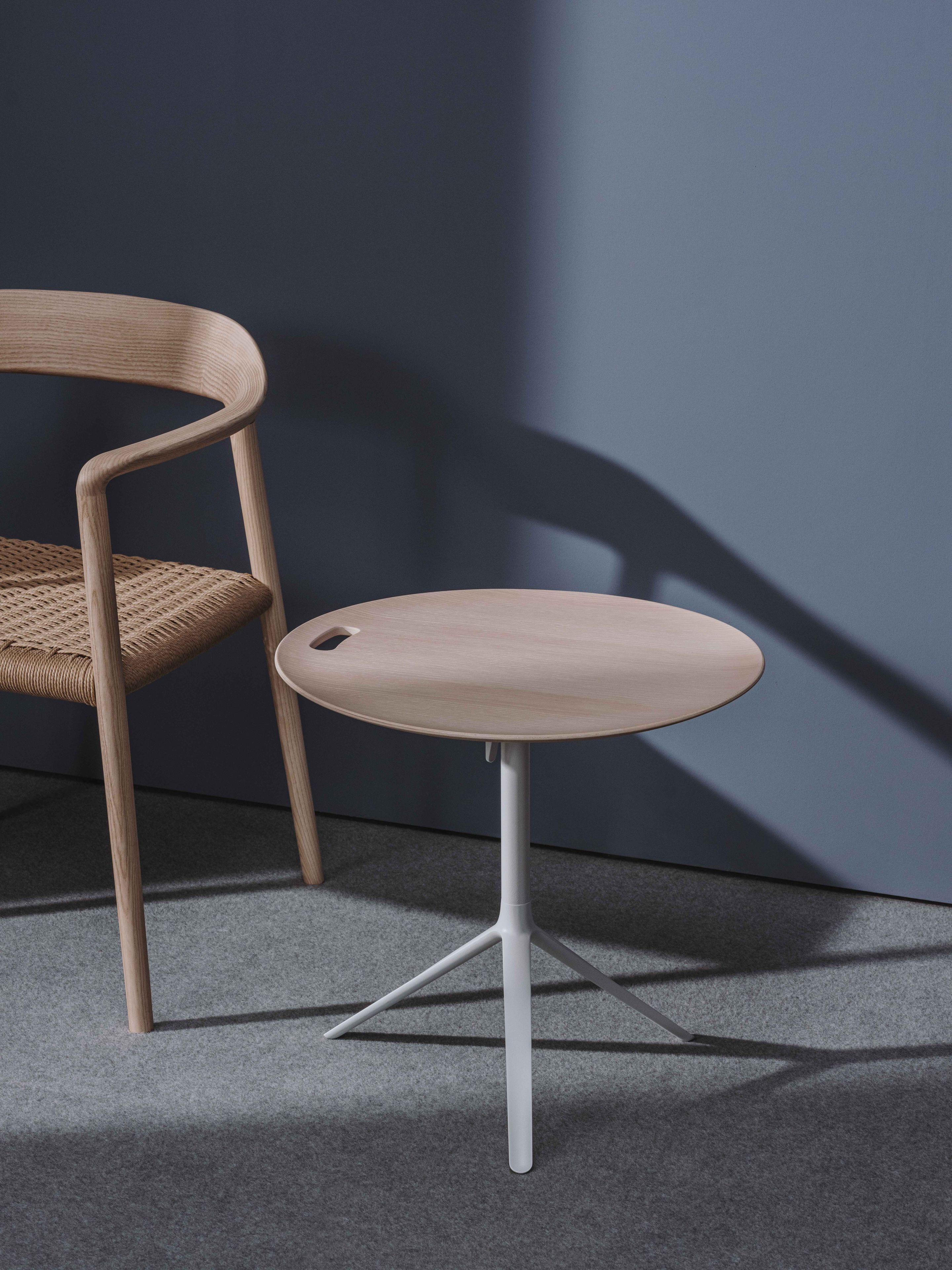 Алюминиевая регулируемая высота журнальный столик Andreu World Triada ARCH-00131715 - Вид №5