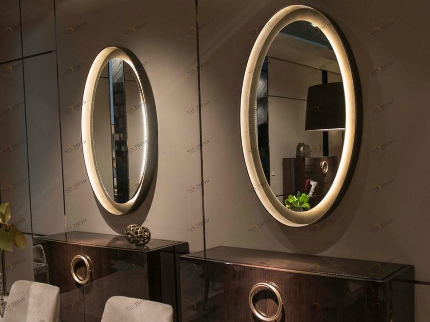 HUGUES CHEVALIER Настенное зеркало в металлической раме со встроенной подсветкой Haussmann Lid 1597