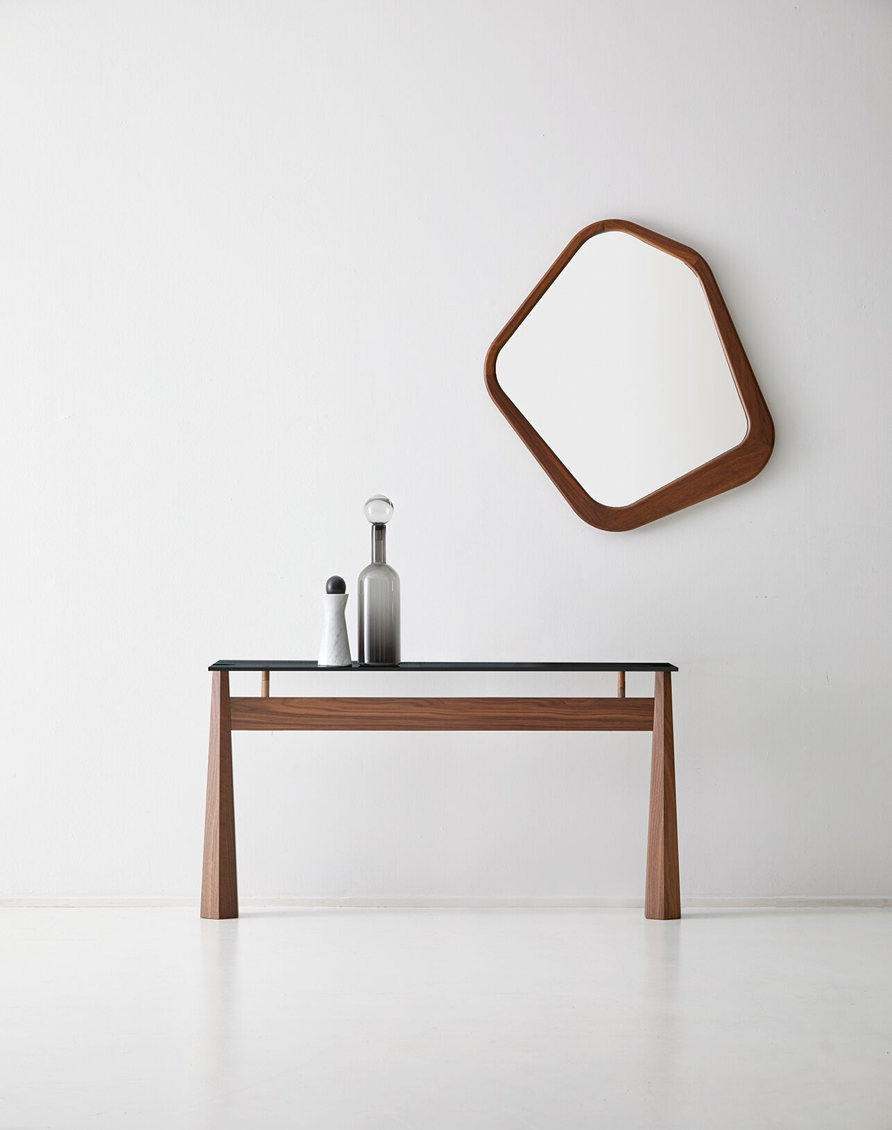 Зеркало в рамке из грецкого ореха Modesign Йорк ARCH-00075174 - Вид №2