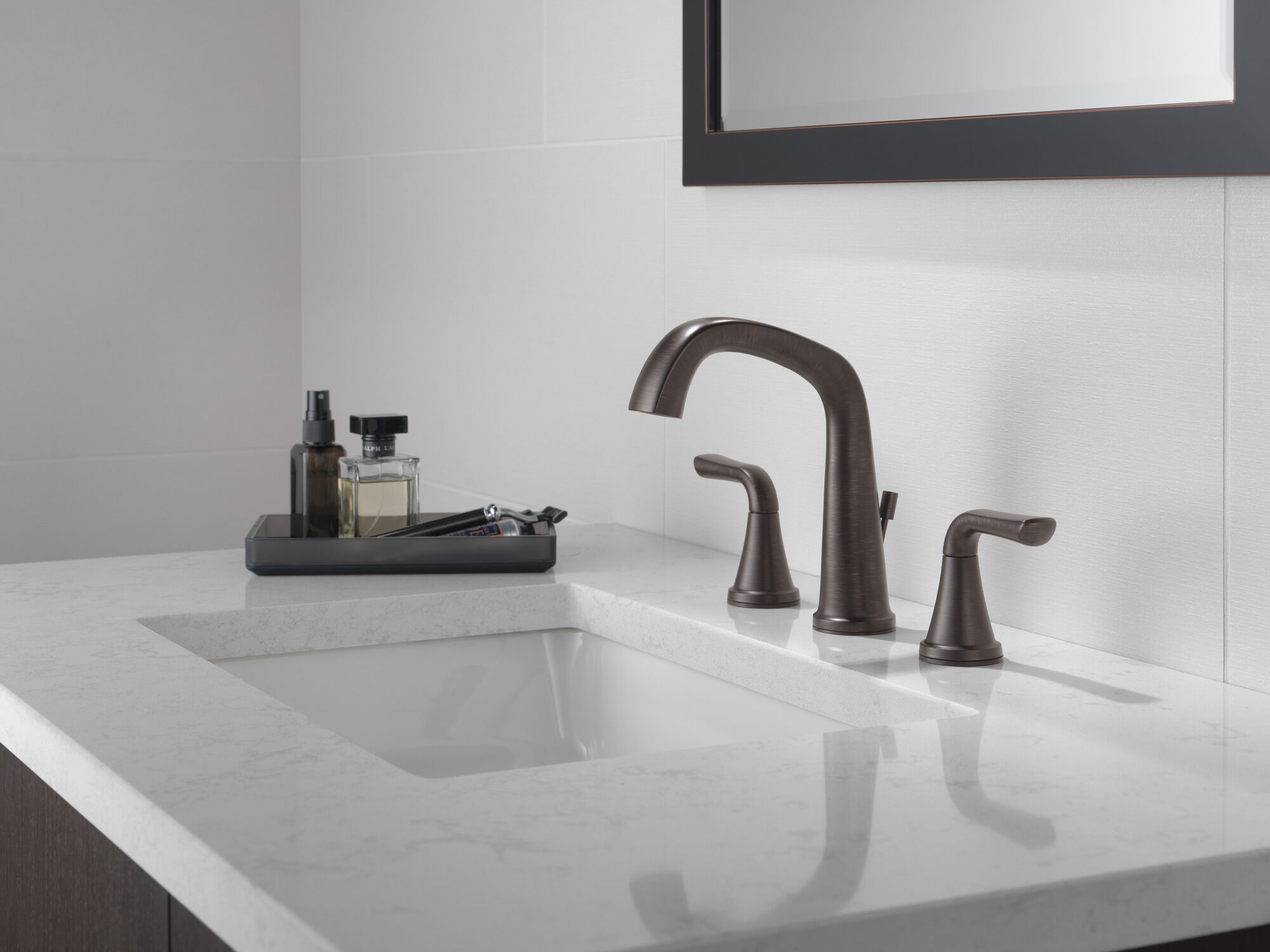 35890LF-RB Смеситель для ванной комнаты с двумя ручками Delta Faucet Larkin Венецианская бронза  - Вид №3