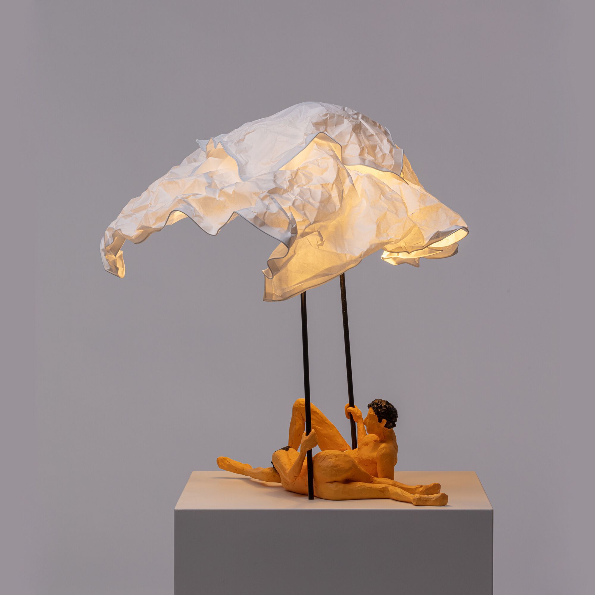 Светодиодная настольная лампа из смолы Seletti LOVE IS A VERB LEA & TONY ARCH-00094633 - Вид №3