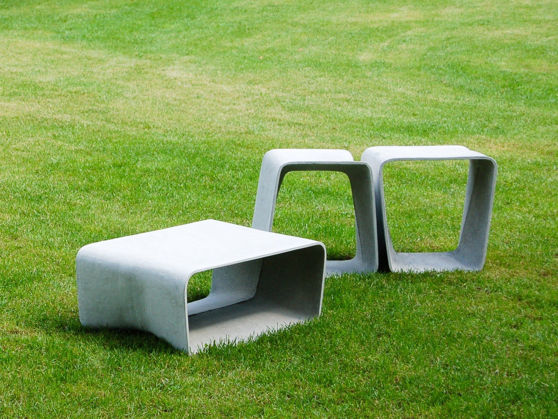 Бетонный низкий садовый столик SWISSPEARL дизайн ARCH-00066389 - Вид №3