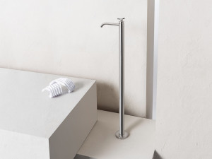 Напольный однорычажный смеситель для раковины