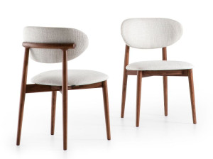 Деревянный мягкий стул