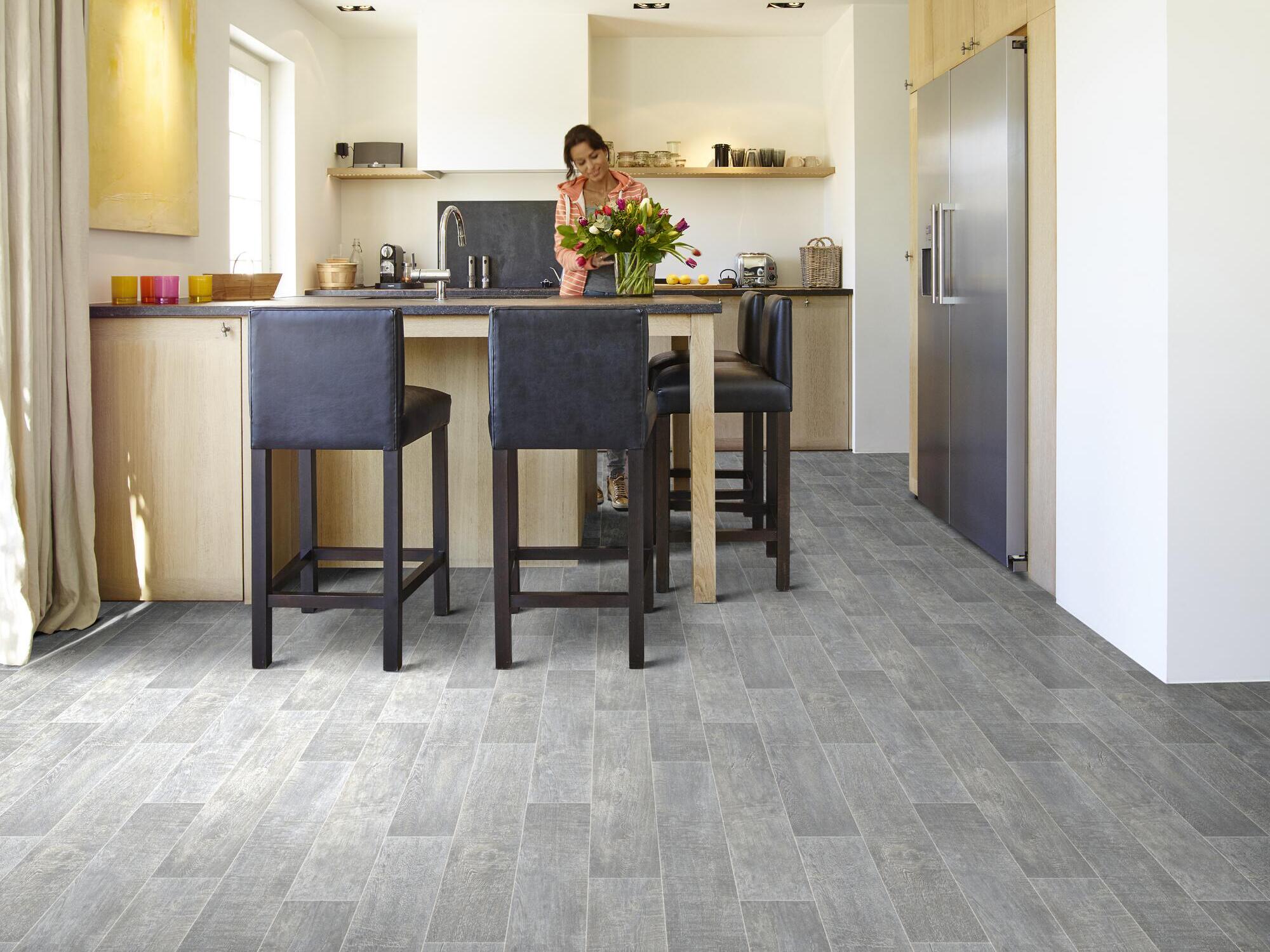 Нескользящий виниловый пол с эффектом дерева BEAUFLOR Hightex ARCH-00070809