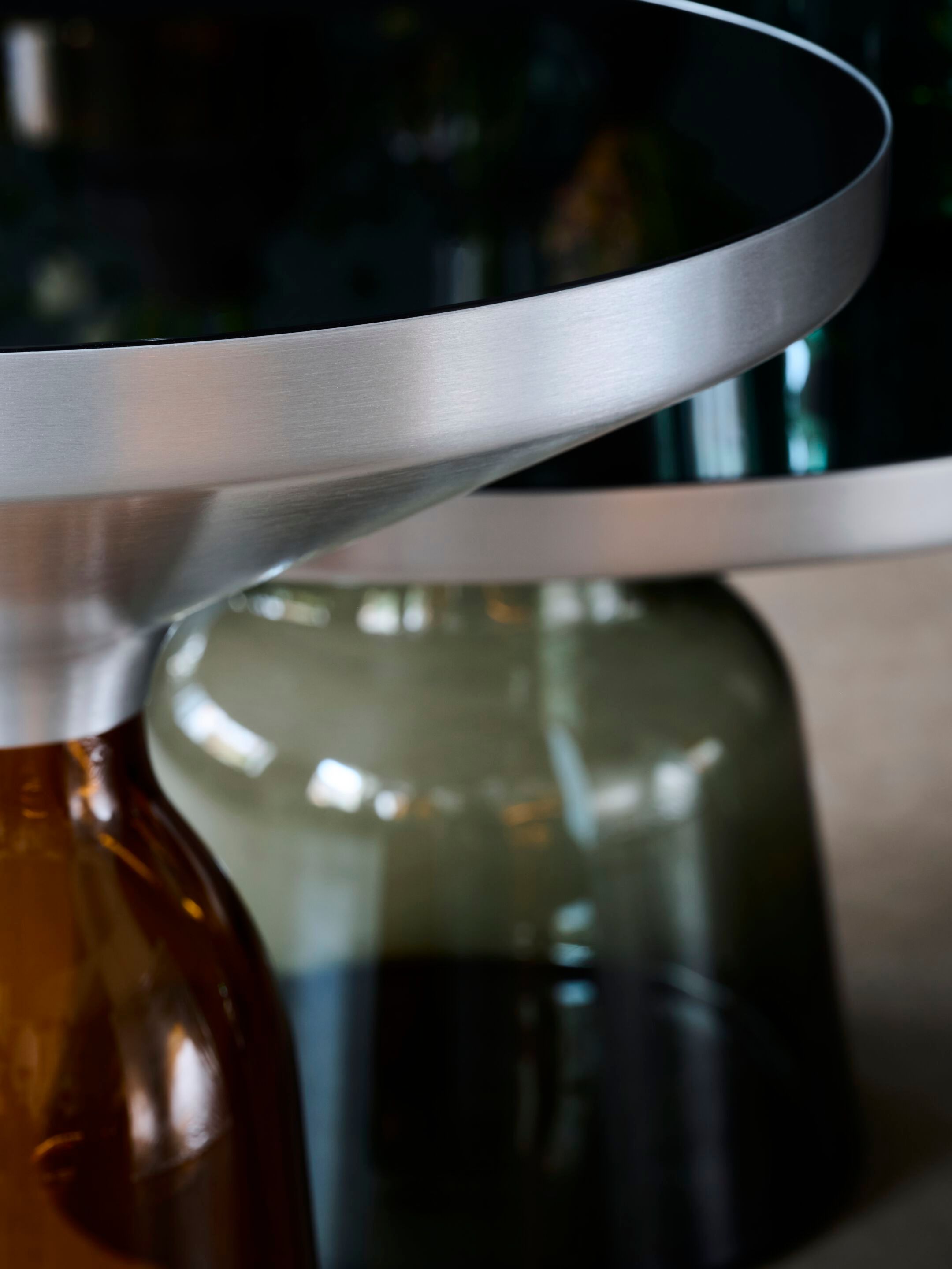 Круглый журнальный столик из алюминия и выдувного стекла Classicon Белл ARCH-00088413 - Вид №2