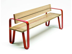 Стальная и деревянная скамья со спинкой