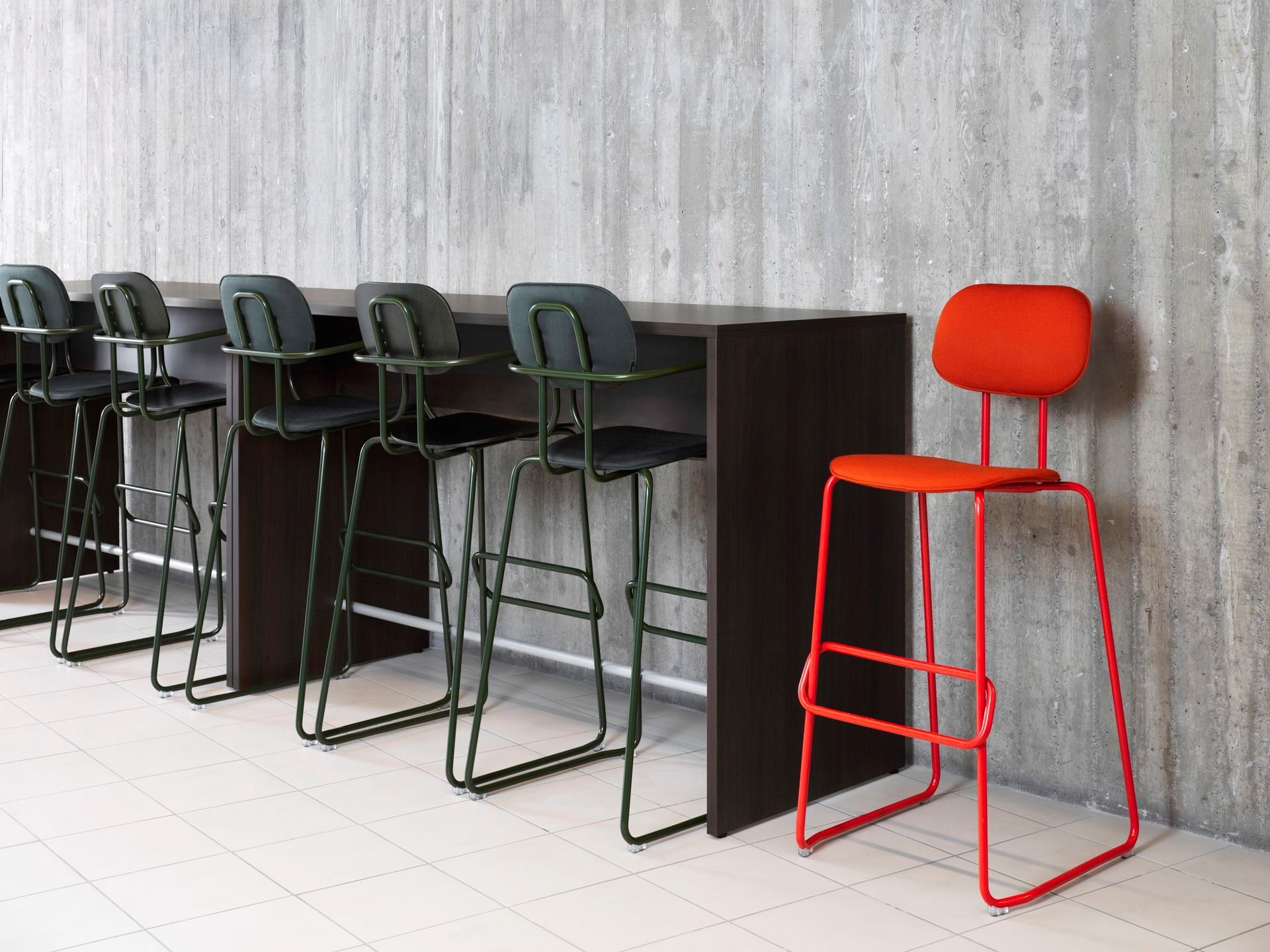 Высокий табурет из ткани с подставкой для ног MDD New School ARCH-00110353 - Вид №1