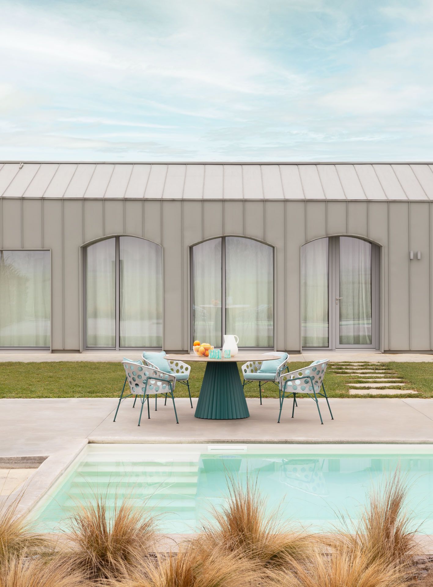 Круглый мраморный стол с металлическим основанием Midj плиссе ARCH-00026167 - Вид №1