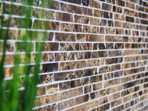 Темная мраморная облицовка Emperador