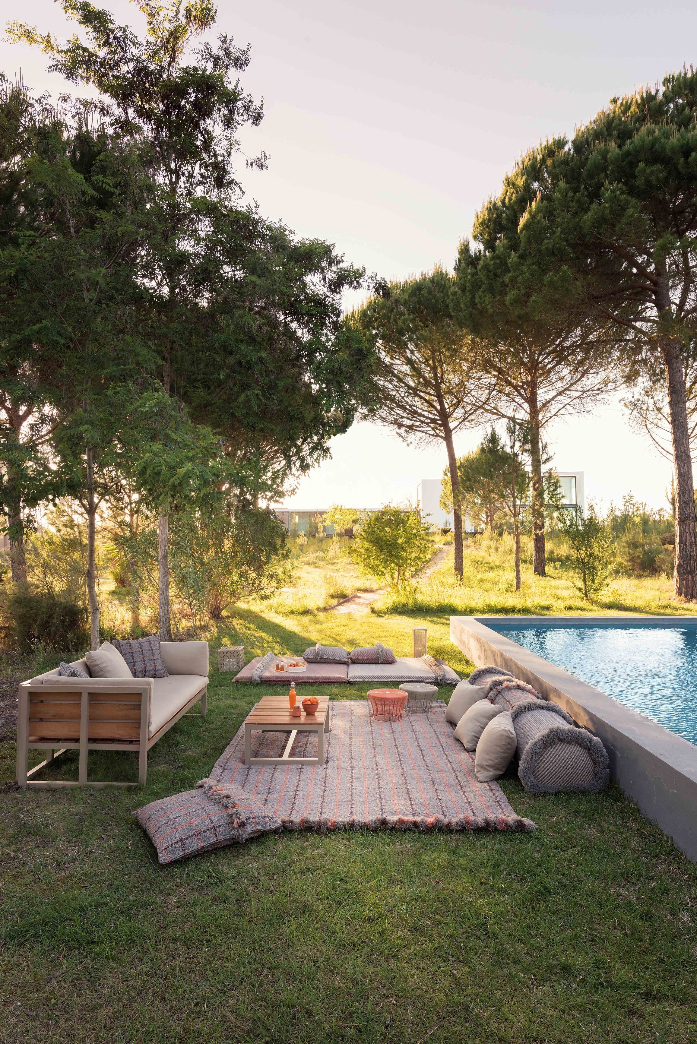 Наружная полипропиленовая квадратная полосатая подушка GAN Garden Layers ARCH-00140394 - Вид №3