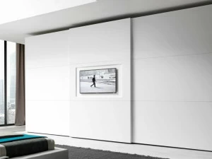 Presotto Лакированный шкаф с раздвижными дверцами и встроенным телевизором. Tecnopolis