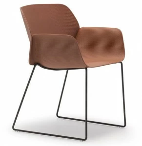 Andreu World Стул на санках с подлокотниками Nuez So2783