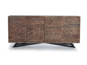 Шкаф из акации с распашными дверями