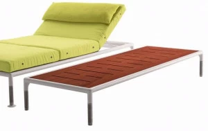 B&B Italia Outdoor Приставной столик из красного дерева Springtime