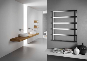 3551680400002 Cordivari Alessandra, полотенцесушитель водяной 600/530, цвет полированная сталь