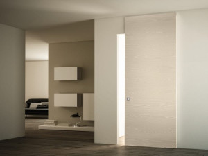 Безрамная дверь из ясеня