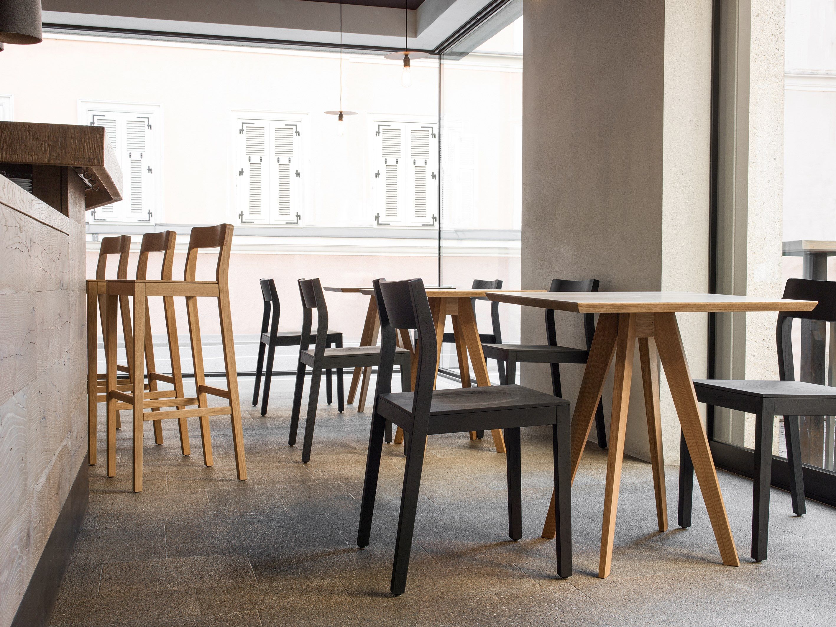 Квадратный обеденный стол из массива дерева ZEITRAUM ужин ARCH-00005428 - Вид №2