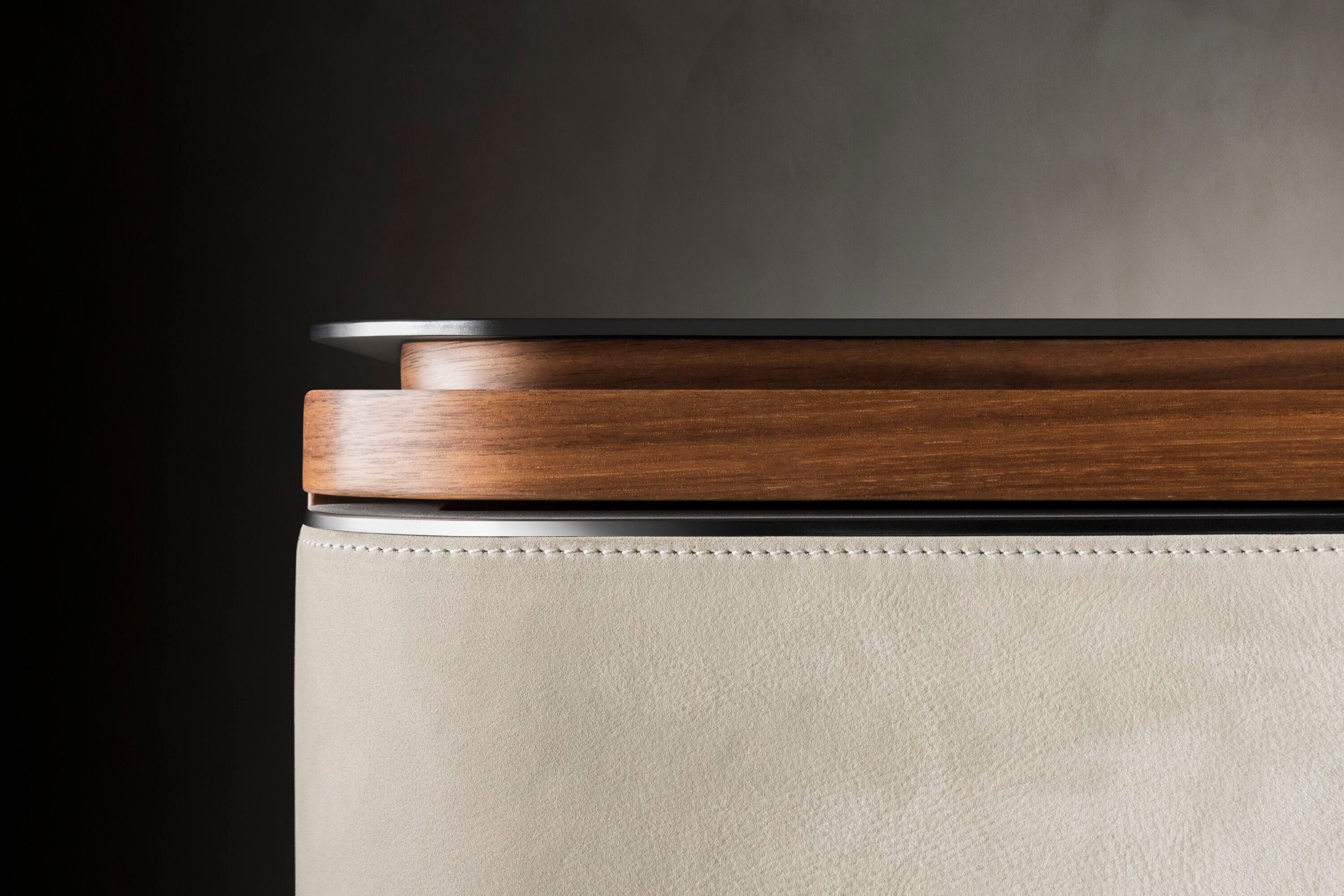 Прямоугольная прикроватная тумбочка из орехового дерева с кожаной обивкой OAK New York Suite ARCH-00099515 - Вид №6