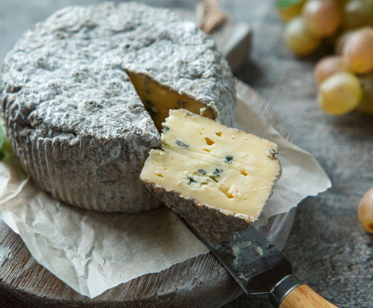 7438 Сыр "Велий Blue Meee" ( голубая плесень) Вкусляндия  - Вид №1