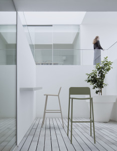 Высокий алюминиевый садовый стул со спинкой