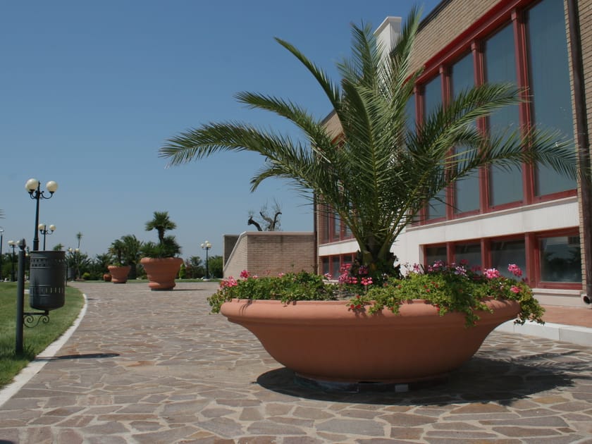 Реконструированный каменный круглый низкий плантатор Viscio Urban Design CIOTOLA ARCH-00050227