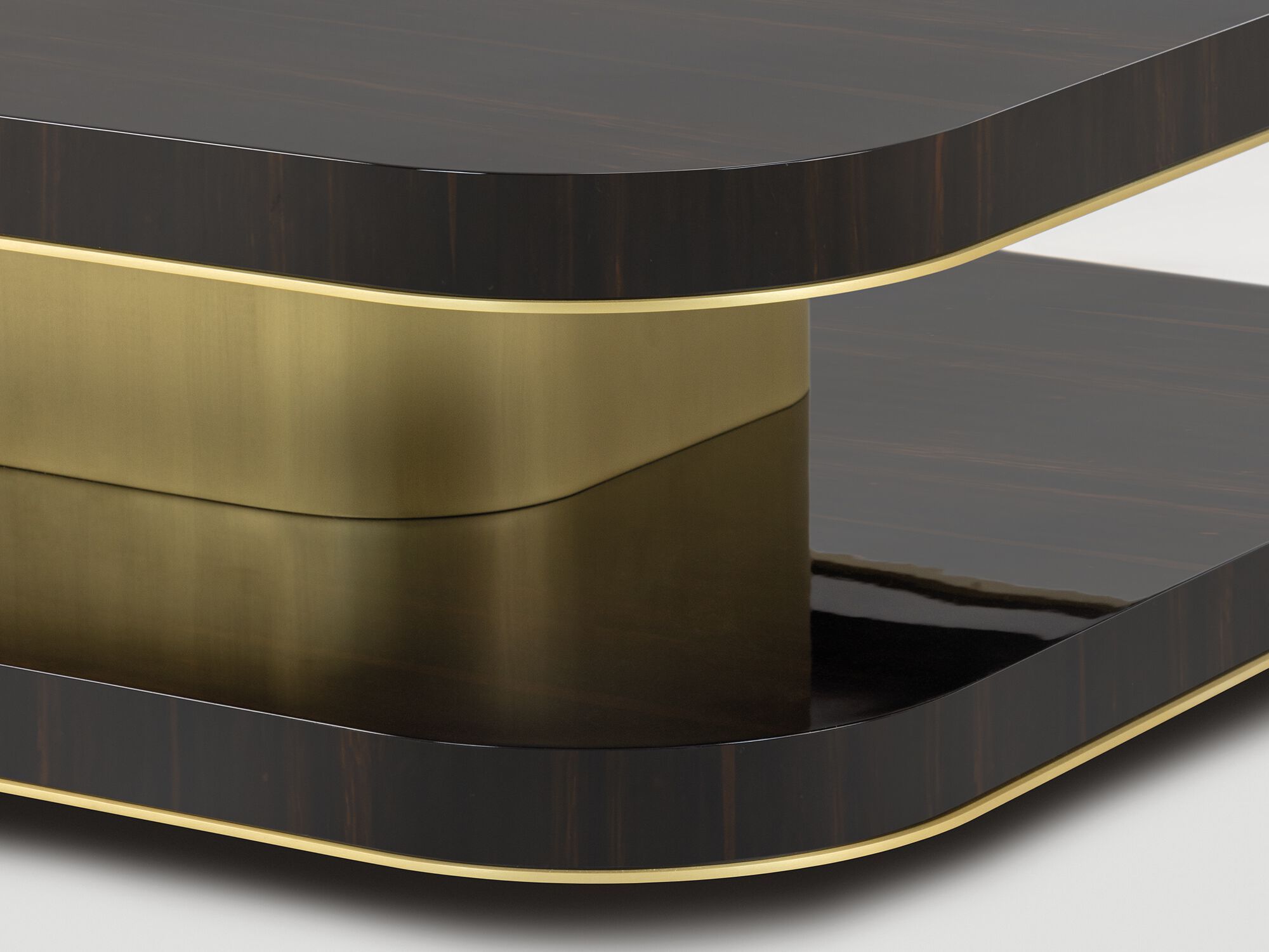 Журнальный столик из черного дерева JOSÉ LEITE DE CASTRO LOULÉ ARCH-00103036