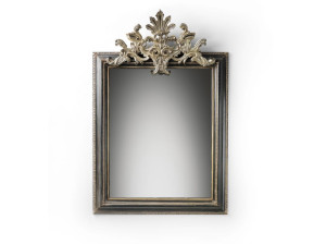 Прямоугольное настенное зеркало с рамкой